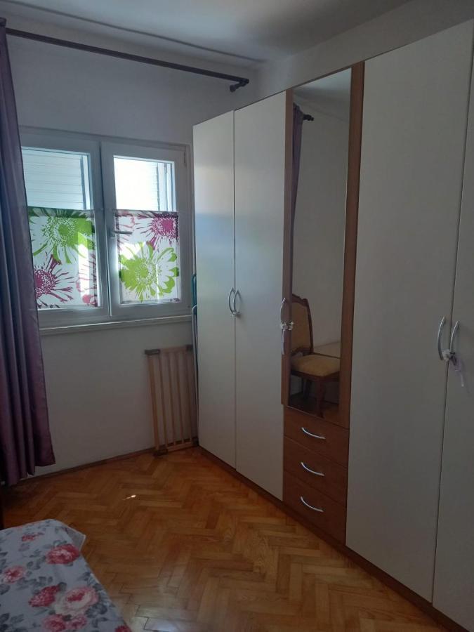 Apartman Rebeka Jezera Kültér fotó