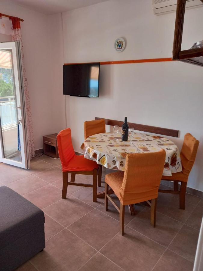Apartman Rebeka Jezera Kültér fotó