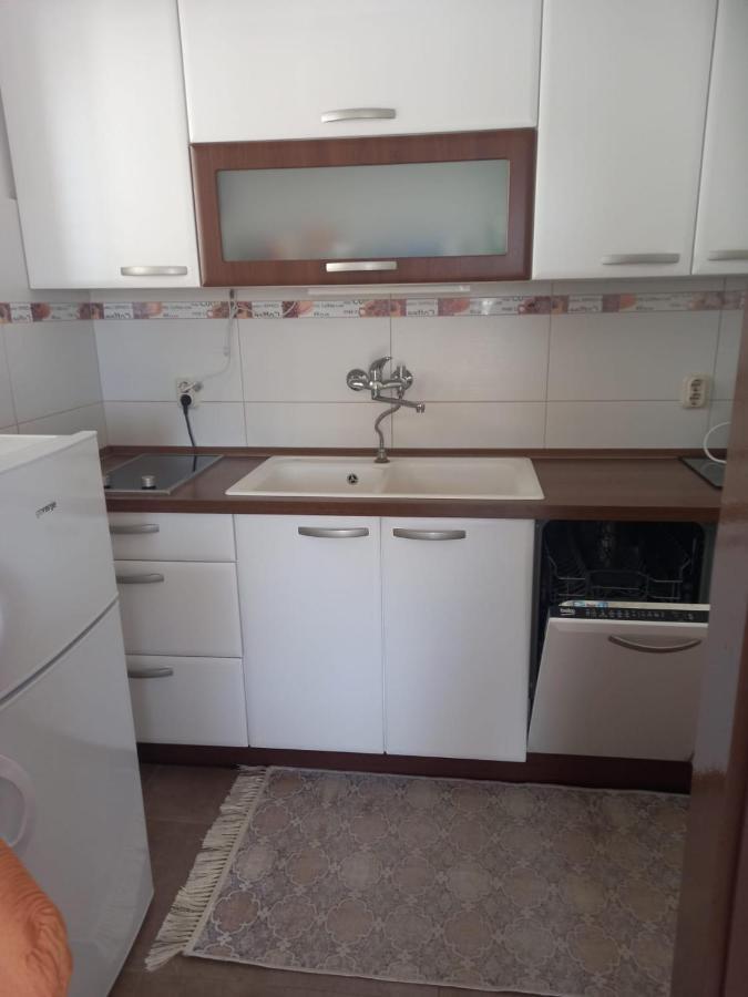 Apartman Rebeka Jezera Kültér fotó